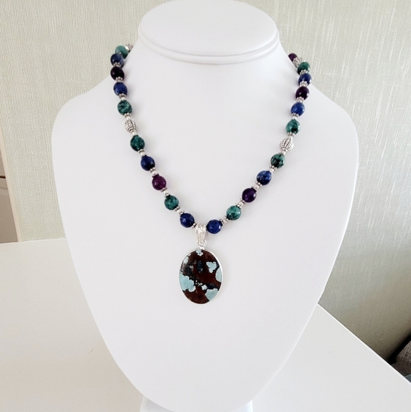 Jewelry - Turquoise Stone Beaded Necklace NWOT